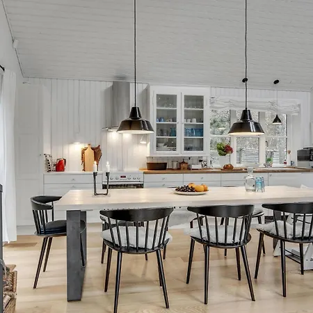 2 Bedroom Cozy In * Højby