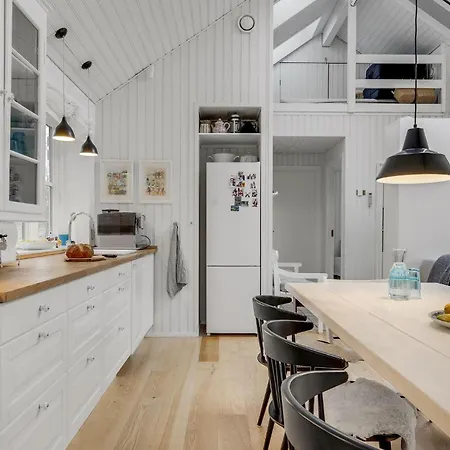 2 Bedroom Cozy In *