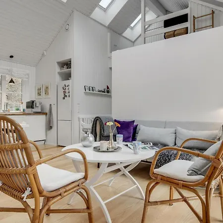 2 Bedroom Cozy In