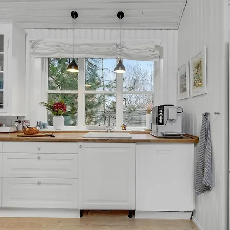 2 Bedroom Cozy In Ferienhaus