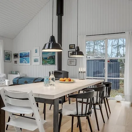 2 Bedroom Cozy In Højby