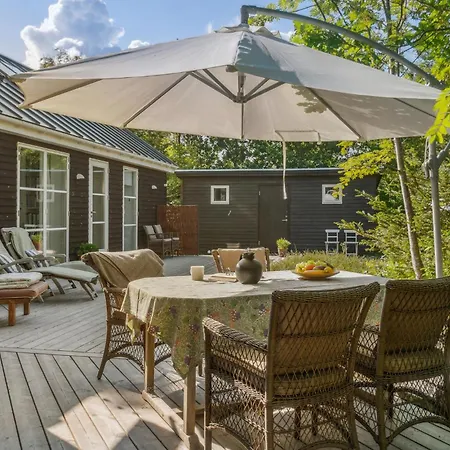 Holiday home Awesome In Hjby With 2 Bedrooms And Wifi *